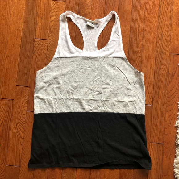 Vs PINK TANK - Picture 1 of 3